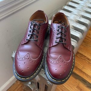 Doc Marten’s Unisex 3989 Oxfords in red